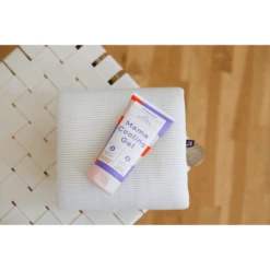 Alvi ®x Womatics Borstvoedingsset: Borstvoedingskussen To Go & Mama Cooling Gel -MiniMoois alvi x womatics borstvoedingsset borstvoedingskussen to go amp mama cooling gel a385711 1