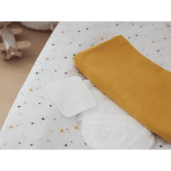 BEABA ® Set Van 2 Burp Cloths Honey Yellow / Starry Night 120 X 120 Cm 9 BEABA ® Set Van 2 Burp Cloths Honey Yellow / Starry Night 120 X 120 Cm -MiniMoois beaba set van 2 burp cloths honey yellow starry night 120 x 120 cm a365392 2