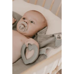 BIBS® Bijtring Baby Bitie Heart Vanaf 3 Maanden In Salie 9 BIBS® Bijtring Baby Bitie Heart Vanaf 3 Maanden In Salie -MiniMoois bibs bijtring baby bitie heart vanaf 3 maanden in salie a345878 2