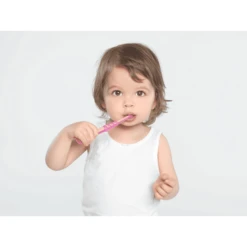 CURAPROX Baby Tandenborstel Met 4.260 Extra Fijne CUREN® Borstelharen 0 - 4 Jaar In Roze 9 CURAPROX Baby Tandenborstel Met 4.260 Extra Fijne CUREN® Borstelharen 0 - 4 Jaar In Roze -MiniMoois curaprox baby tandenborstel met 4 260 extra fijne curen borstelharen 0 4 jaar in roze a315211 2