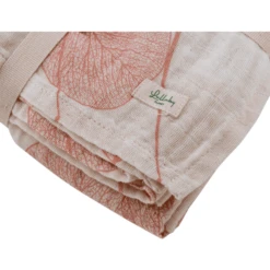 Lullaby Planet Mousseline Zwaddle 120x120xcm - Rozenkwarts -MiniMoois lullaby planet mousseline zwaddle 120x120xcm rozenkwarts a354775 3