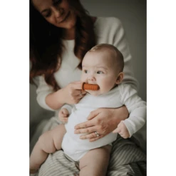 Mushie Vinger Tandenborstel Klei/Verplaatsing Sand -MiniMoois mushie vinger tandenborstel klei verplaatsing sand a399470 4