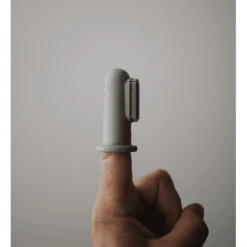 Mushie Vingertandenborstel Cambridge Blauw/Verwisselend Sand 9 Mushie Vingertandenborstel Cambridge Blauw/Verwisselend Sand -MiniMoois mushie vingertandenborstel cambridge blauw verwisselend sand a399468 2