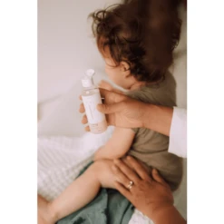 Naif Babyolie 100ml -MiniMoois naif babyolie 100ml a300966 1