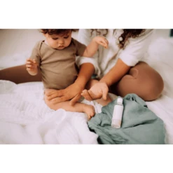 Naif Babyolie 100ml -MiniMoois naif babyolie 100ml a300966 3