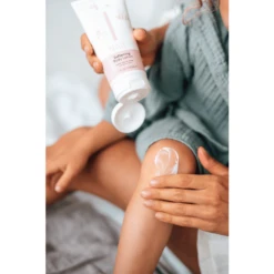 Naif Lichaamslotion Voor Baby's 200ml 11 Naif Lichaamslotion Voor Baby's 200ml -MiniMoois naif lichaamslotion voor babys 200ml a300946 4