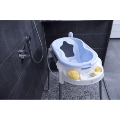 Rotho Babydesign Bad En Badstandaard TOP Sky Blue 4-delig -MiniMoois rotho babydesign bad en badstandaard top sky blue 4 delig a263847 3
