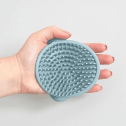 Shnuggle® Shnuggle ® Badborstel Lichtblauw 8 Shnuggle® Shnuggle ® Badborstel Lichtblauw -MiniMoois shnuggle badborstel lichtblauw a359107 1